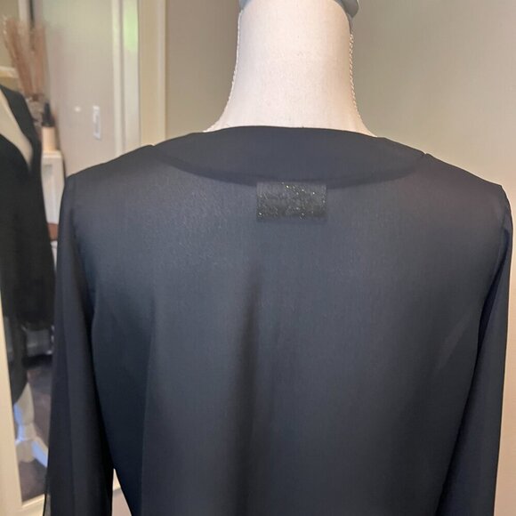 La Palapa Black Sheer Asymmetrical Tunic Swim Cover up, Size Medium - Picture 10 of 16